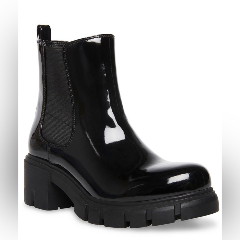 Madden Girl Tessa Womens Laceless Round Toe Chelsea Boots